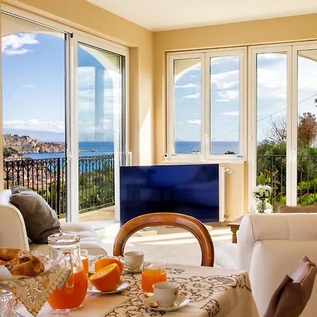 Casa Musica Con Piscina Panoramica Giardini Naxos