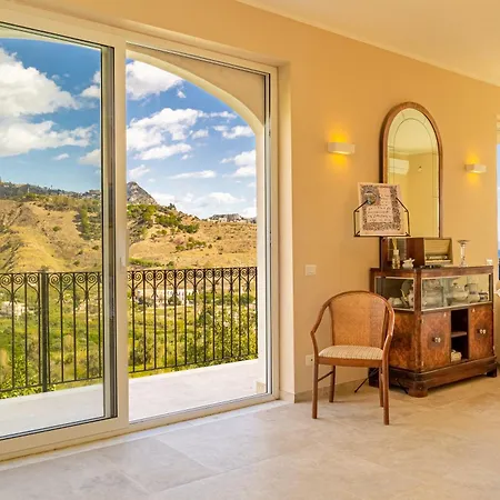 Casa Musica Con Piscina Panoramica * Giardini Naxos